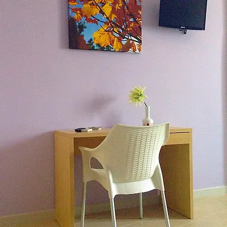 La Dimora Bed & Breakfast *